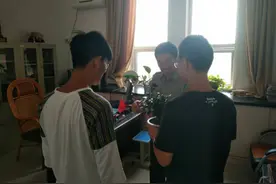 东营职业学院举办教师节送花活动图片