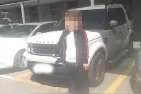 结婚车队封路让自己先行 一名当事司机受到警方处罚图片