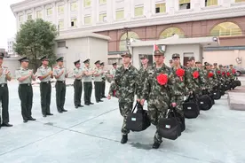 新战友来了 班长就是哥这里就是家图片