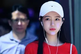 上海戏剧学院迎来2017新生报到 俊男美女齐亮相图片