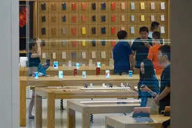 苹果专卖店的翻新机刚用两周就坏了图片