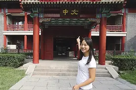 北大开学典礼 重庆女学霸“引爆”全场图片