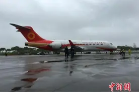中国自主研发ARJ21飞机首次在青藏高原试飞成功图片