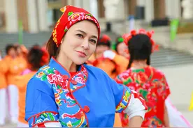 关之琳《我们来了》“史上最美翠花”吸睛图片