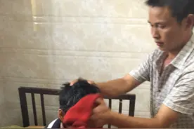 他从小失去亲生父母 却尽到了一个儿子责任图片