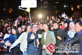 情人节巨献 谢霆锋携《决战食神》来昆秀“好食光”图片