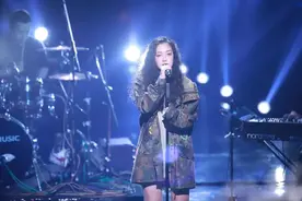 梁博再次站上《中国新歌声》舞台秀钢琴！周杰伦竟“记仇”张磊？图片