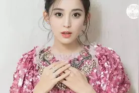 哪位女星的手最美？娜扎获得手选美冠军图片