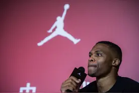 威少与Jordan续约10年成最赚钱“头牌” 新合同含实战签名战靴图片