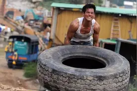 在健身房里，每个男人都是彭于晏图片