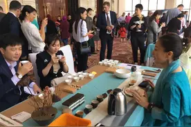 “情系家园 月满中秋”——第二届中外家庭中秋联谊活动在长举行图片