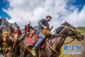 帕米尔牧羊人的最后一个游牧之夏图片