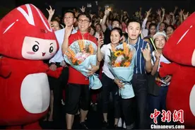 《缝纫机乐队》将上映 老戏骨韩童生海口谈“摇滚梦”图片