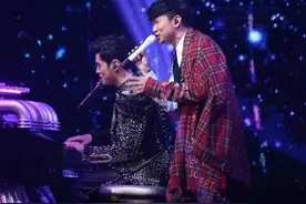 周杰伦演唱会林俊杰做嘉宾 双J同台飆歌图片