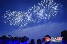 橘子洲《盛世中华》焰火晚会震撼上演图片