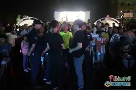双节相逢 温馨倍浓 湘东“皮影戏”引千人观看图片