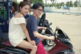 摄影师晒薛之谦李雨桐骑车照：谎言掩盖不了真相图片