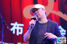 崔健《摇滚交响音乐会》发布 浓缩摇滚精华图片