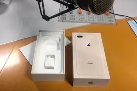 新买的苹果8plus，就这么拆了！还有人要买了它？！图片