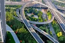 济南东南绕城高速实现过路费移动支付图片