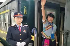 昆明开通城际旅游列车 促滇中旅游发展图片