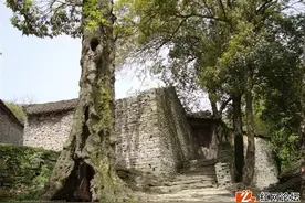 藏在湘西凤凰的大山里神秘苗寨，有生之年你一定要去看看！图片