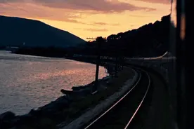 牵你手，跟我走，山川湖海任悠游图片