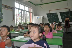 重温少先队历史 东坡小学少先队开展一年级入队前教育图片