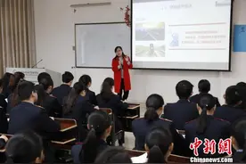 湖南高职院校比照“空姐”招“动姐”(图)图片