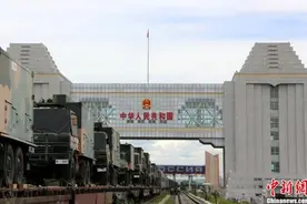 中国最大陆路口岸三年累计进口汽车整车超千辆图片