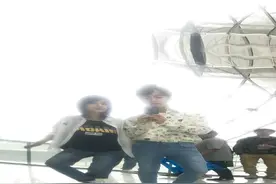 放飞自我！马天宇郑爽变身小矮人 对镜搞笑自拍图片