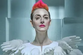 《电锯惊魂8》宣传海报 护士惊悚来袭全国“吸血”图片