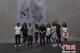 台湾艺术家许东荣在广州举行“生命 雕·画”个展图片