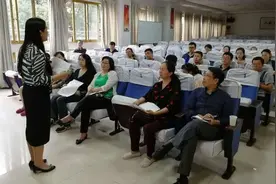 郑州市教育局教研室的专家深入初中部课堂，助力学校学科建设图片