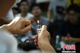 重庆市质量月：大学生学习假劣产品的快速鉴别方法图片
