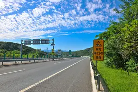 司机注意！京承高速这个路段事故多发 路过要小心图片