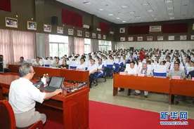 张景中院士为中学生分享“点几何”解题新思路图片