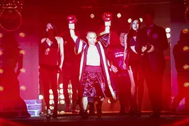 35岁熊朝忠拿下过渡金腰带，中国拳击绝地反击迎来接班人图片