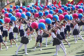 张家口经开区第三届中小学田径运动会开幕图片