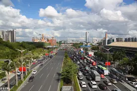 堵堵堵！民族大道排起长龙，市区多条主干道现拥堵图片