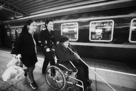 高速今起迎三天返京高峰图片