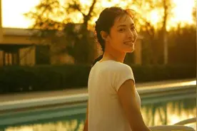 电影《芳华》突然撤档主演落泪 冯小刚发博称心情悲壮图片