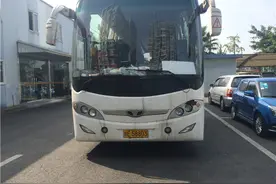 成都一非法营运大巴被逮 司机最高或被罚10万图片