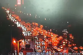 下雨天，交通为什么会容易拥堵呢？图片