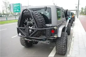 小伙花40万买了一辆Jeep，一番爆改后，上路回头率不输豪车图片
