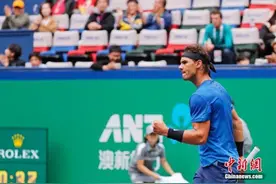 上海网球大师赛：纳达尔险胜新星 费德勒苦战老将奏凯图片