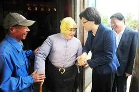 小康路上不能让一个贫困户掉队图片