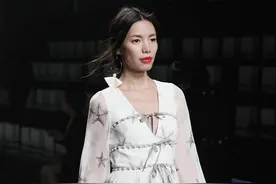 时尚主播Linda再登T台 压轴走秀气场足图片