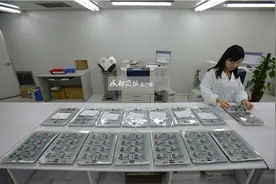 视频｜四川迎换证高峰！探秘身份证制证中心 日均制证2万多张图片