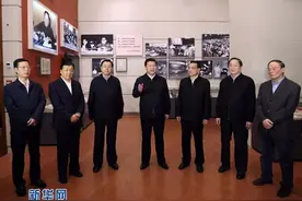 总书记点击的经典诗词《七律》：人间正道是沧桑图片